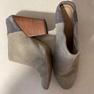 Comfortable mules. Cute casual or dressed up.